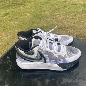 NWOB Nike Kyrie 8 “Black White”